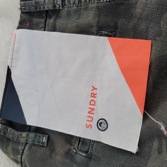 Sundry Camouflage Shorts 24 - Picture 4 of 11